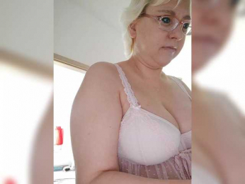 Vika211 webcam model stream image