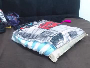 juan_and_luciana webcam model stream image