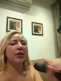 Juuhschmitt webcam model stream image