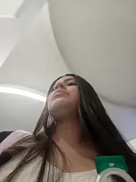 Isabella21_ webcam model stream image