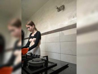 Luxxu webcam model stream image