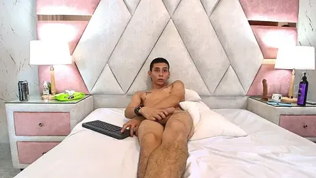 Zoelucas webcam stripchat model stream image