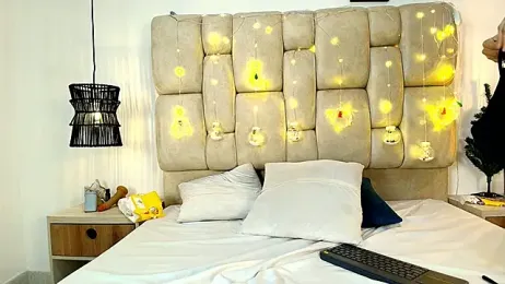 Zoelucas webcam stripchat model stream image