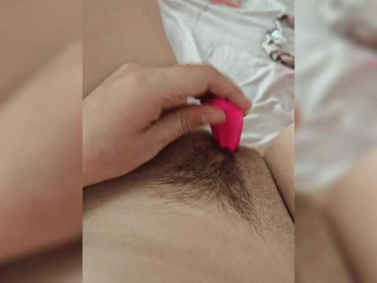 WildCatling webcam model stream image