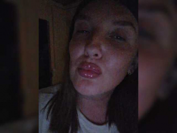 Ilona_300_metrov_ot_vas webcam bongacams model stream image