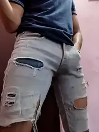 Varanasidaddy069 webcam model stream image
