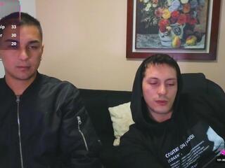 Camo &amp; Thom webcam model stream image