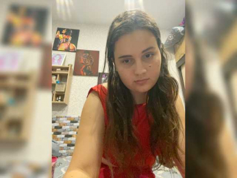 LolaBanks webcam model stream image