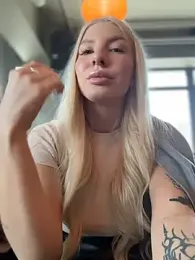 NewLale webcam model stream image