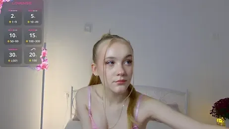 KumiKruz webcam stripchat model stream image