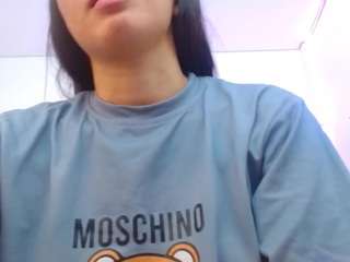 allyson-cute webcam model stream image
