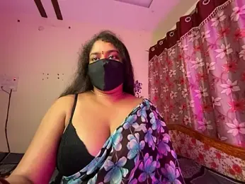 LouleyRanii webcam model stream image