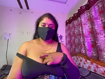 LouleyRanii webcam model stream image