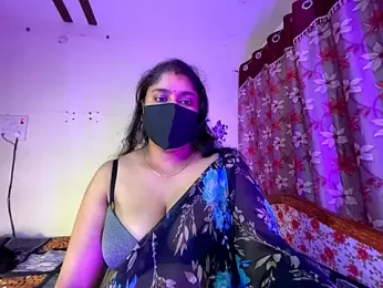 LouleyRanii webcam model stream image