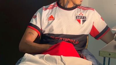 lirajk__ webcam model stream image