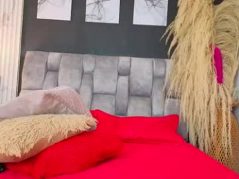 holyrosee_ webcam model stream image