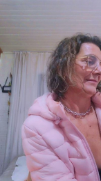 Bellaju webcam model stream image