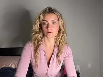 meggsworld webcam stripchat model stream image