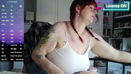Ms_Lunar-Lust webcam model stream image