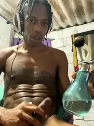 Larry-n-clouds webcam model stream image