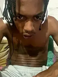 Larry-n-clouds webcam model stream image