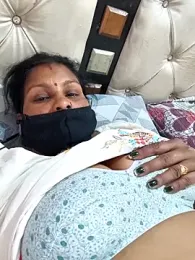 Love-pari77 webcam model stream image