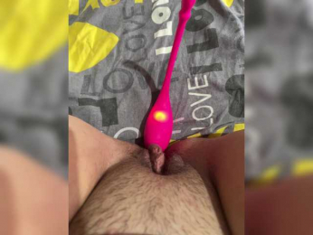 Shalunya1813 webcam model stream image