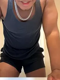 KeYBuMp323 webcam model stream image