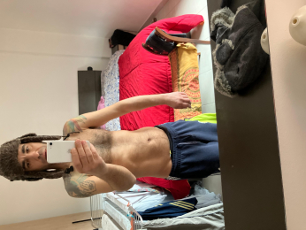 Chiccocriseed webcam model stream image