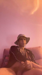 Chiccocriseed webcam model stream image