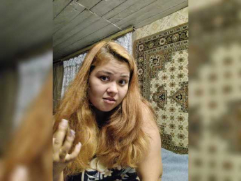 NessiePolly webcam model stream image