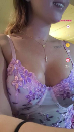 Arielviolet webcam model stream image