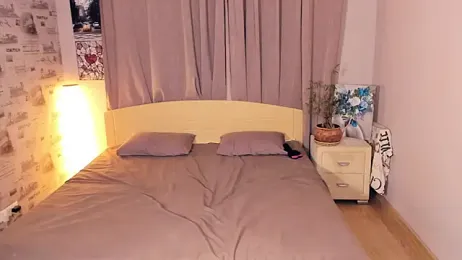 TienKnous webcam model stream image