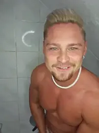 EddyRise- webcam stripchat model stream image