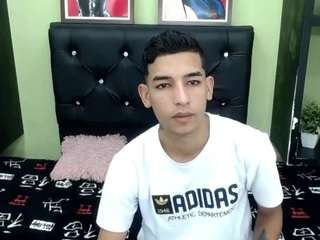 oliverttwink1 webcam model stream image