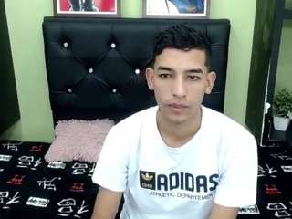 oliverttwink1 webcam model stream image