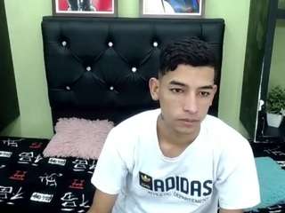 oliverttwink1 webcam model stream image