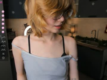 moirebroady webcam model stream image