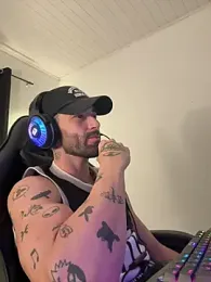 Aaron_hyuga webcam model stream image