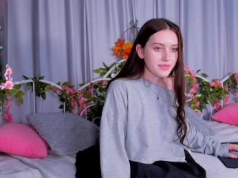 Alice-Smile webcam model stream image