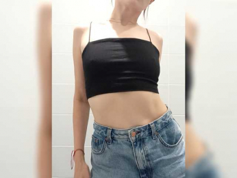 Lola-and-friends webcam model stream image