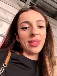 Yesmoree webcam model stream image