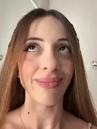 Yesmoree webcam stripchat model stream image
