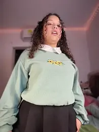 Shara_dreams webcam model stream image