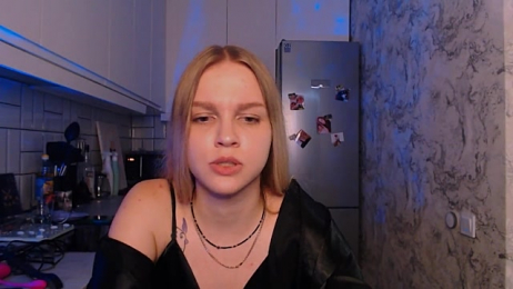 NaomiShake webcam model stream image