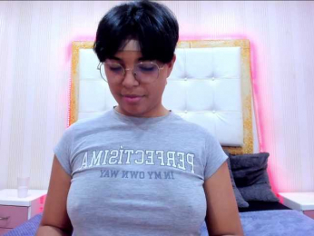Emmaa-Lex webcam model stream image