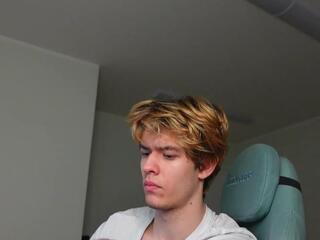 Logan Fraser webcam model stream image