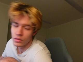 Logan Fraser webcam model stream image