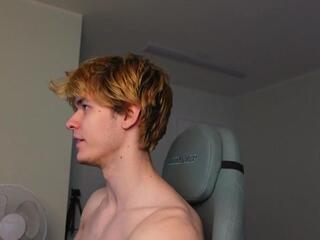 Logan Fraser webcam model stream image