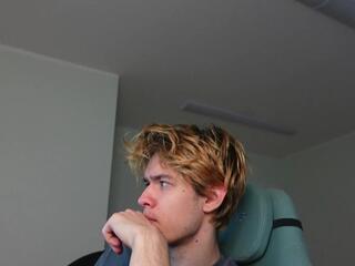 Logan Fraser webcam model stream image